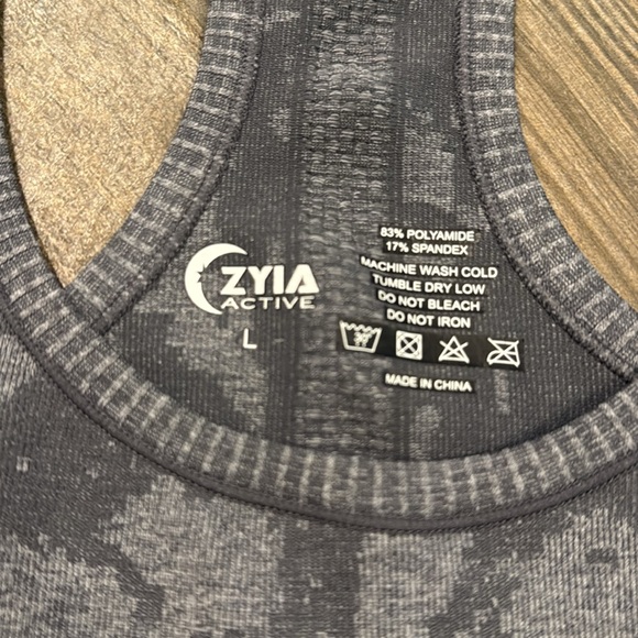 Zyia Active Gray Splash Racer Seamless
Tank Size Large - Picture 8 of 9